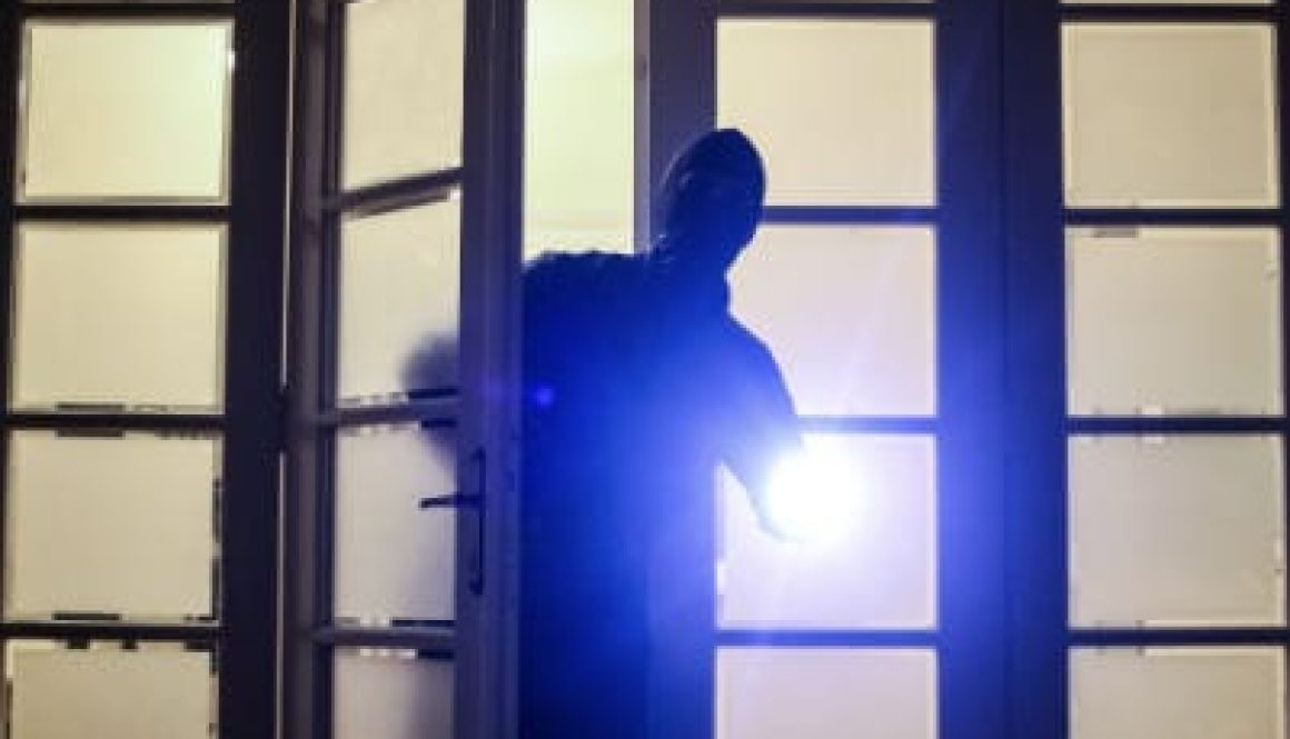 Tips for keeping house safe while on holiday