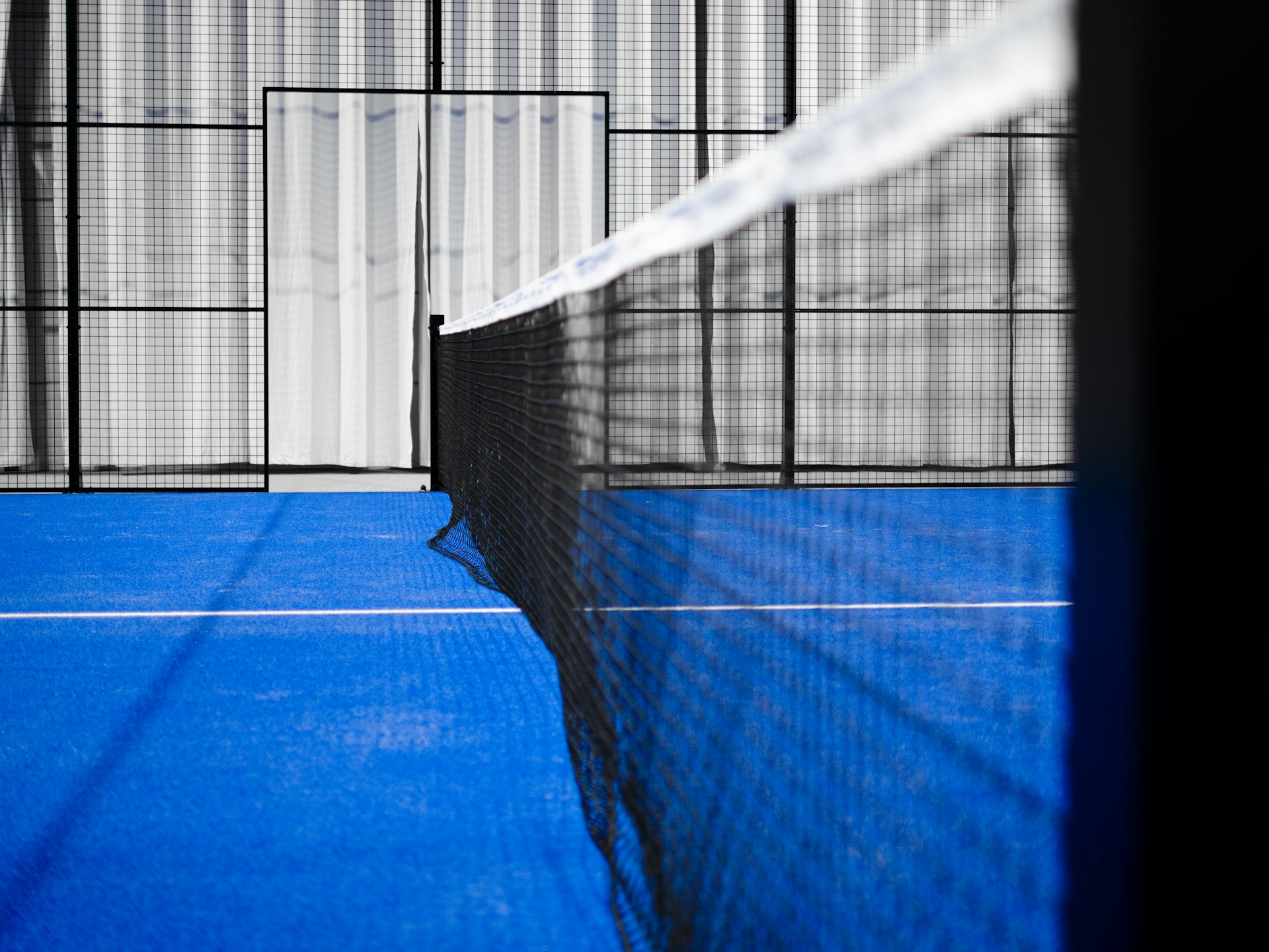 oskar-hagberg-3sSbRisCnmE-unsplash padel court